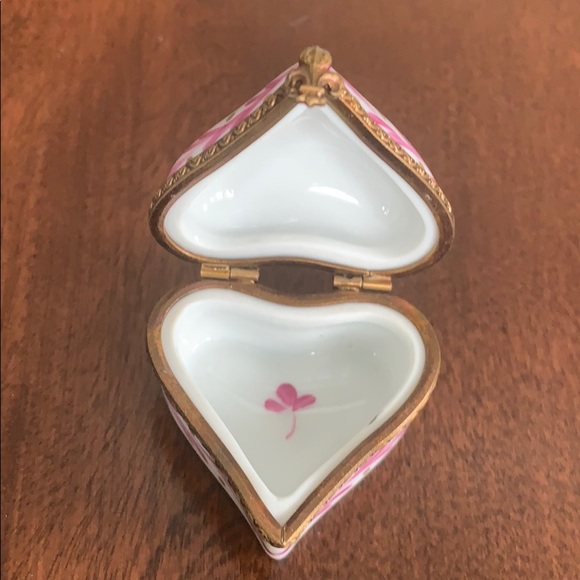 * SOLD * Heart shaped Limoges Box - Picture 7 of 8